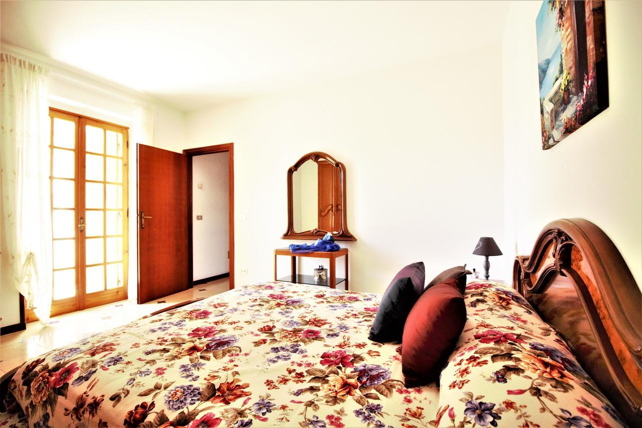 Holidaycasa Leone - Con Posto Auto A 200Mt Dal Mare Sperlonga Bagian luar foto